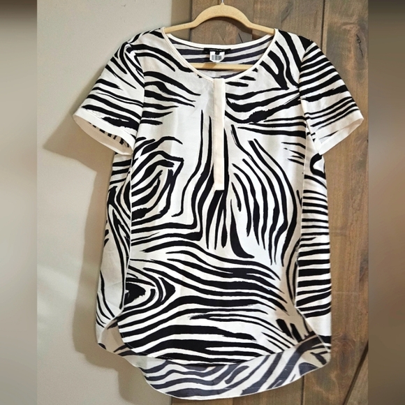LAFAYETTE 148 Newyork 100% silk Shari ShortSleeve Zebra-Print Top Black/White. M - Picture 4 of 16